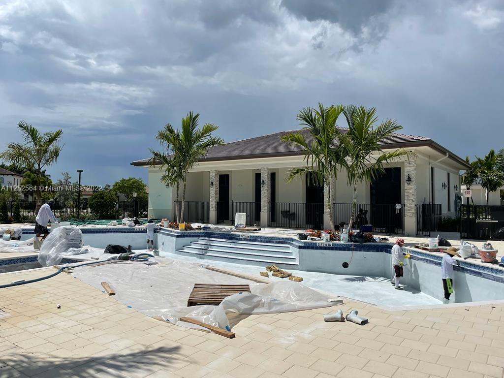 CRYSTAL CAY - Residential Lease
