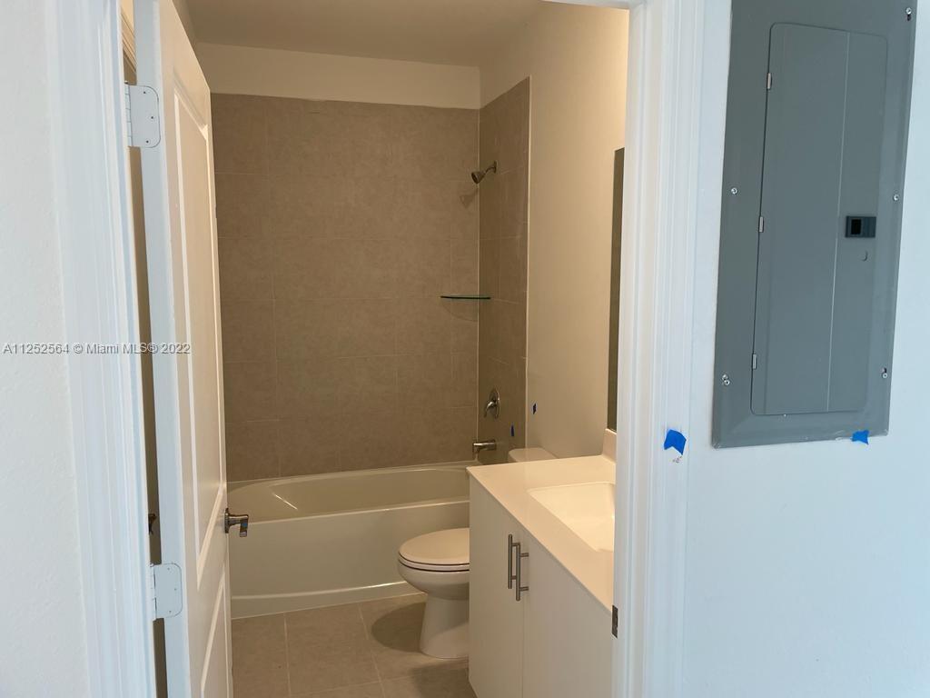 CRYSTAL CAY - Residential Lease
