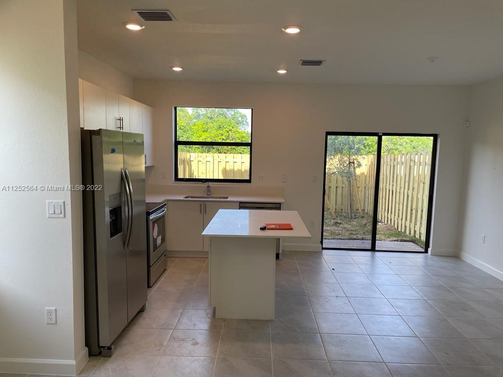 CRYSTAL CAY - Residential Lease