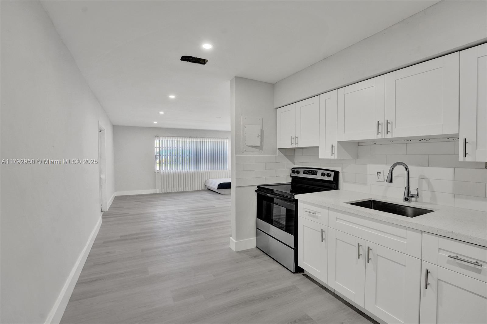 HOLLYWOOD BEACH HEIGHTS S - Residential Income