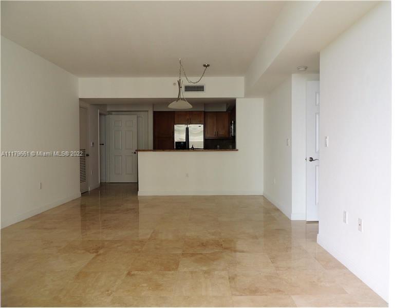 DUO COMDOMINIUM EAST - Residential