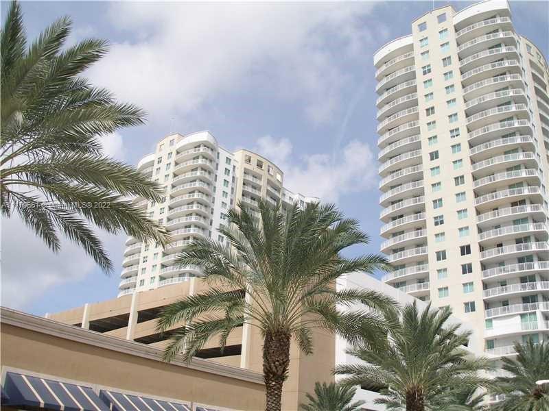 DUO COMDOMINIUM EAST - Residential