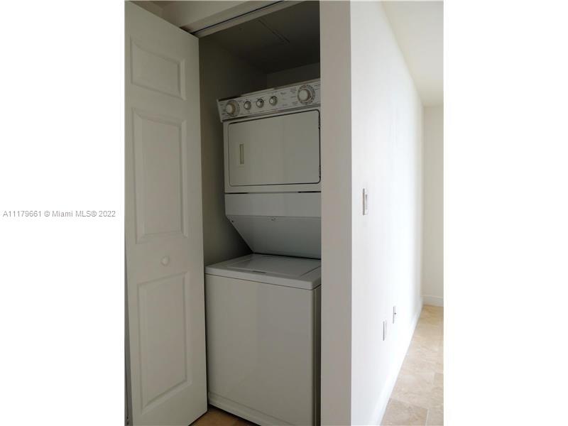 DUO COMDOMINIUM EAST - Residential