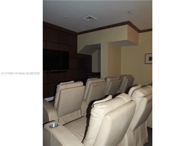 DUO COMDOMINIUM EAST - Residential