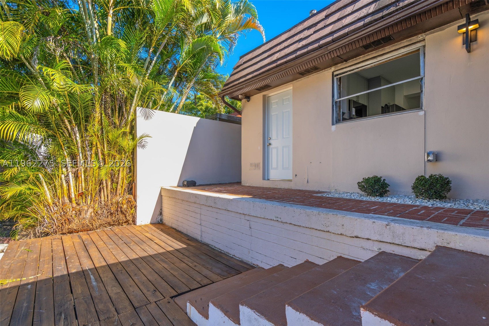 MIAMI LAKES GOLF COURSE V - Residential