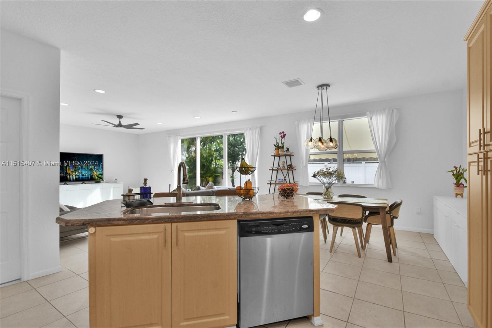 RIVIERA ISLES III - Residential