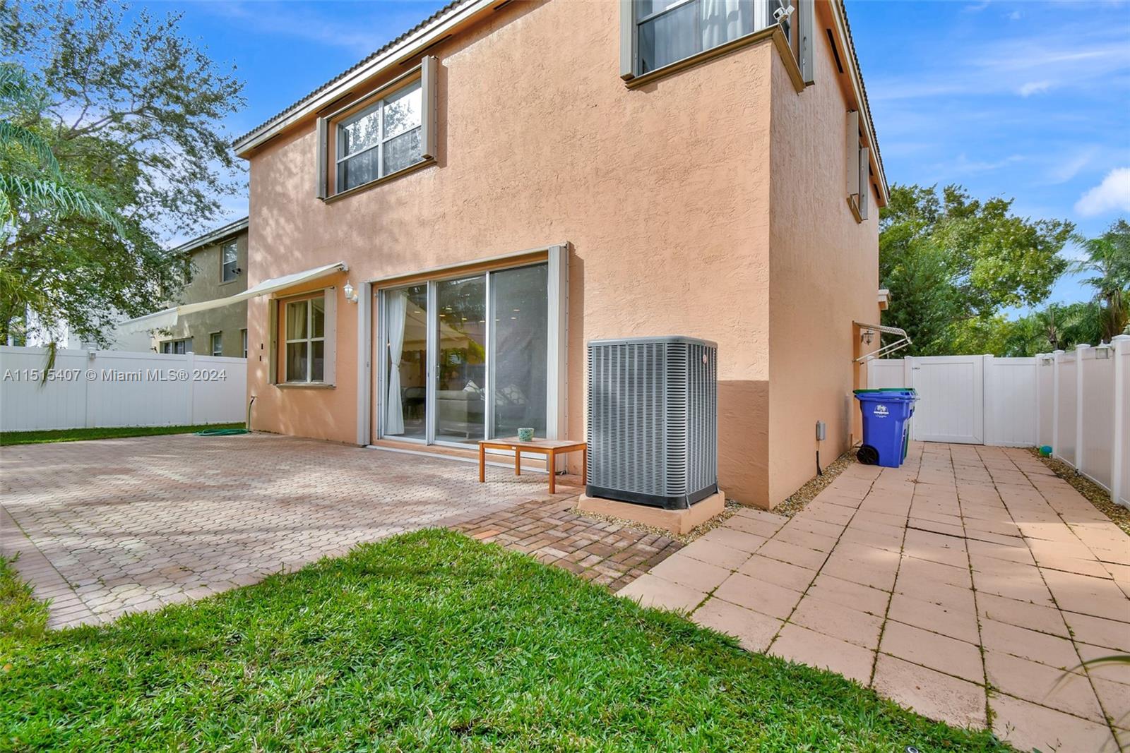 RIVIERA ISLES III - Residential