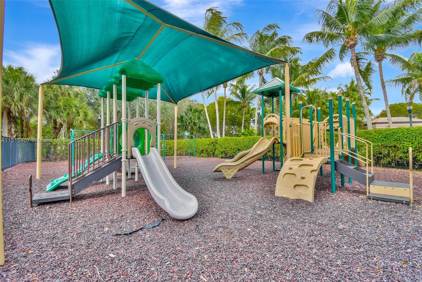 RIVIERA ISLES III - Residential