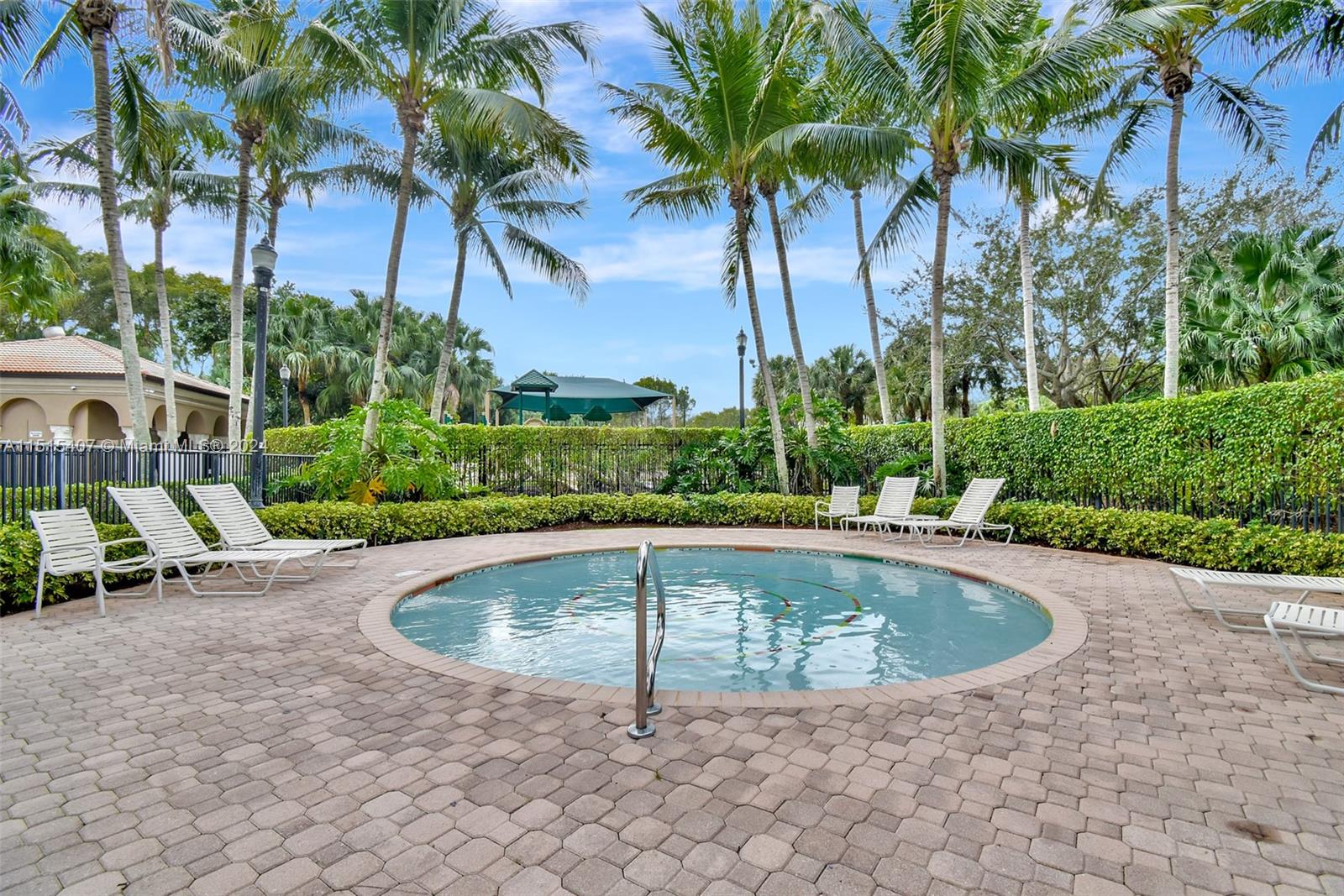 RIVIERA ISLES III - Residential