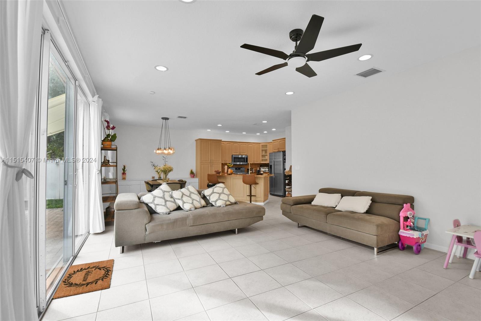 RIVIERA ISLES III - Residential