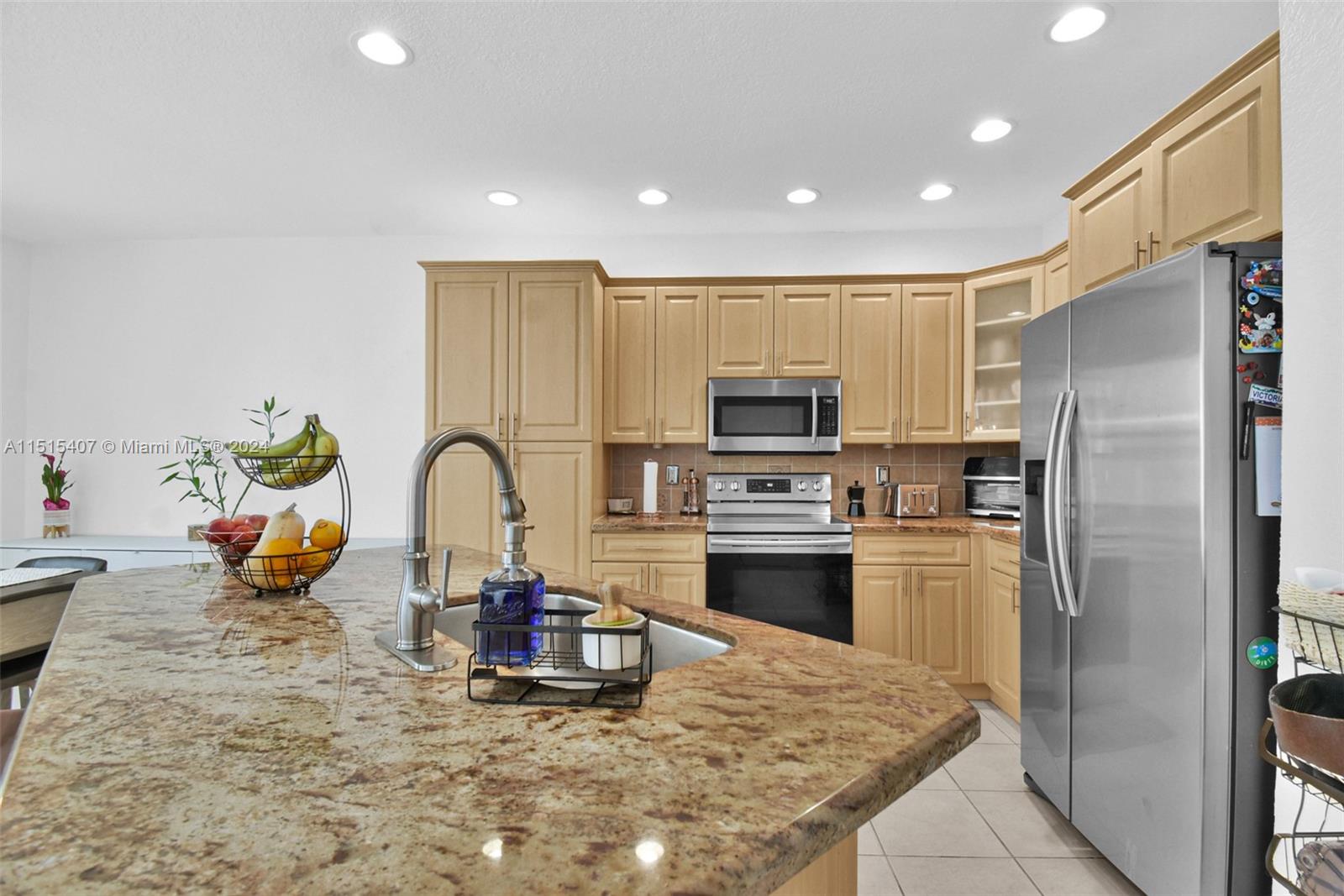 RIVIERA ISLES III - Residential