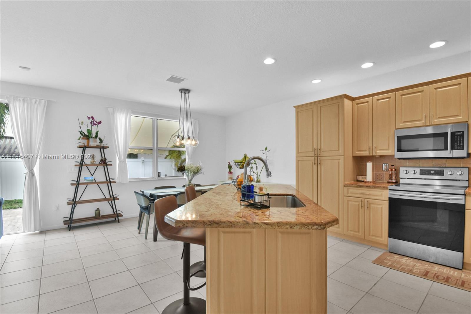 RIVIERA ISLES III - Residential
