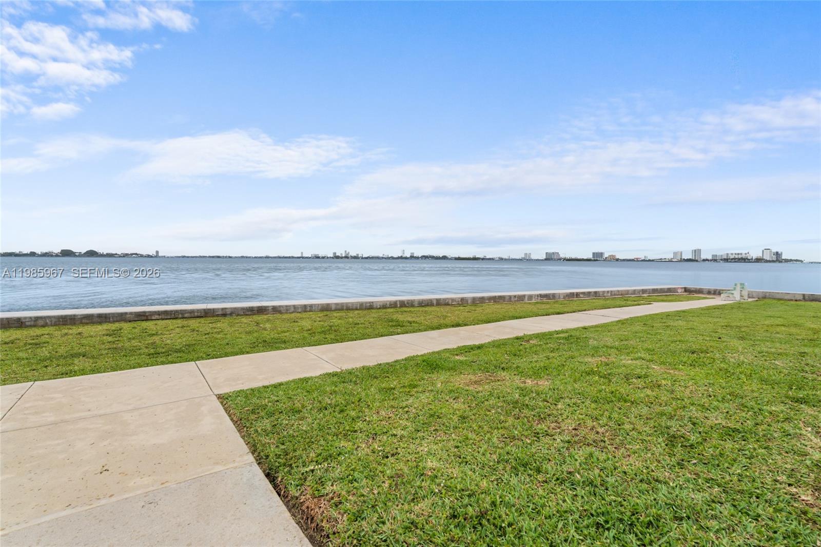 THE SHORES CONDO - Residential