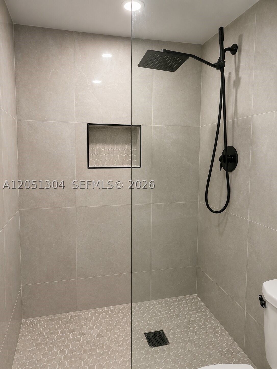 WATERVIEW CONDO - Residential Lease