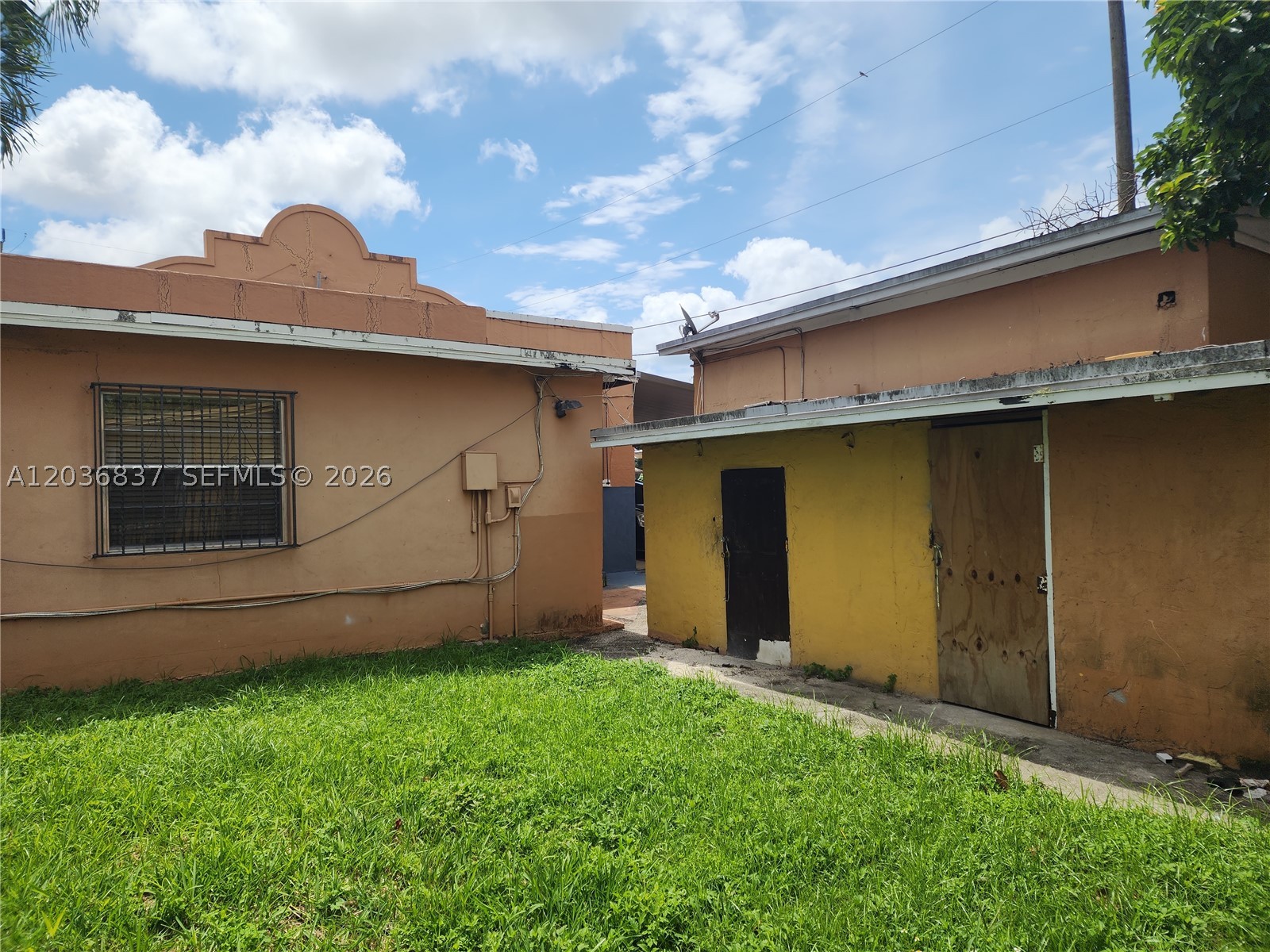 GLENROYAL SUB - Residential Income