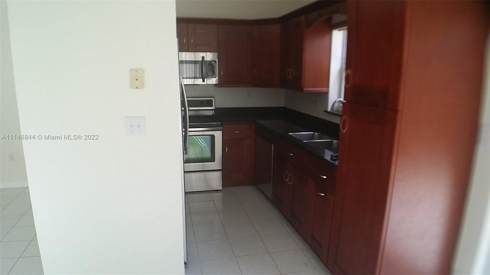 BRIGHTONS MEADOW TRACE - Residential Lease