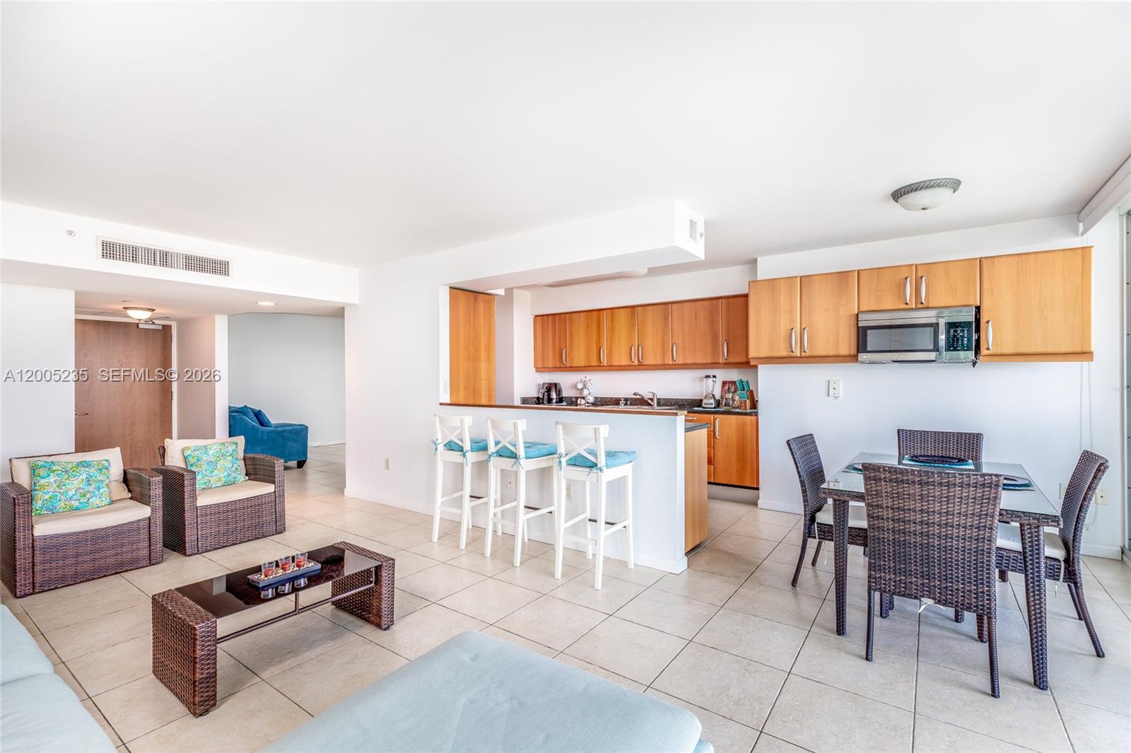 OCEANIA V CONDO - Residential