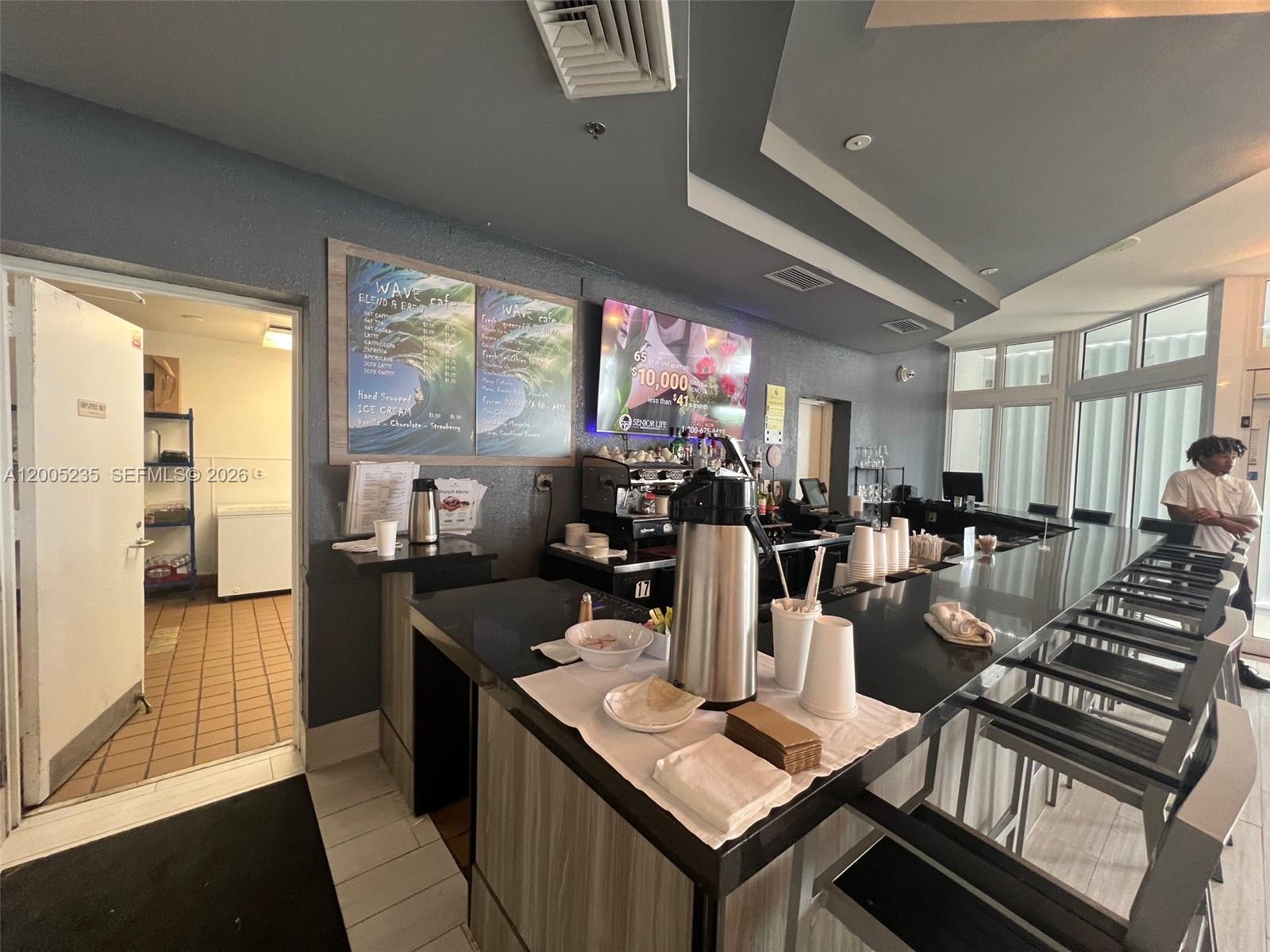 OCEANIA V CONDO - Residential
