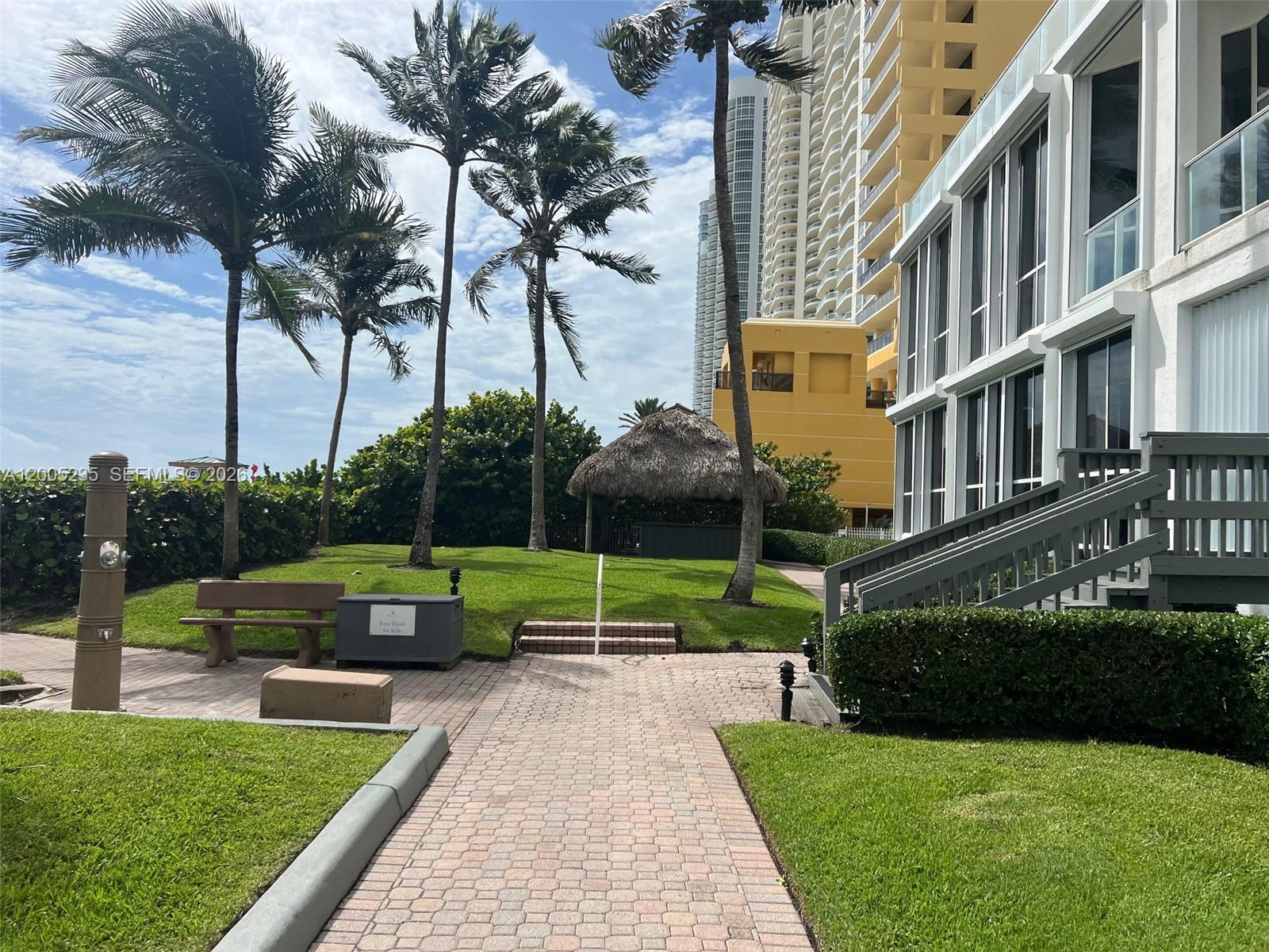 OCEANIA V CONDO - Residential