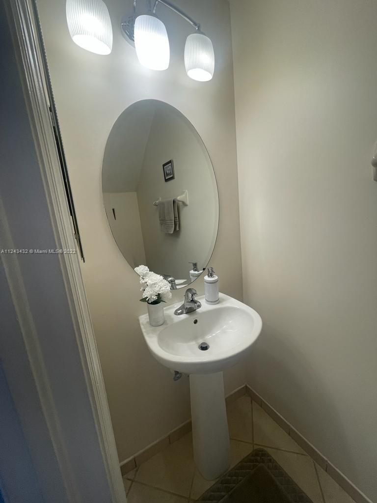 THE SHORES CONDO NO 2 - Residential Lease
