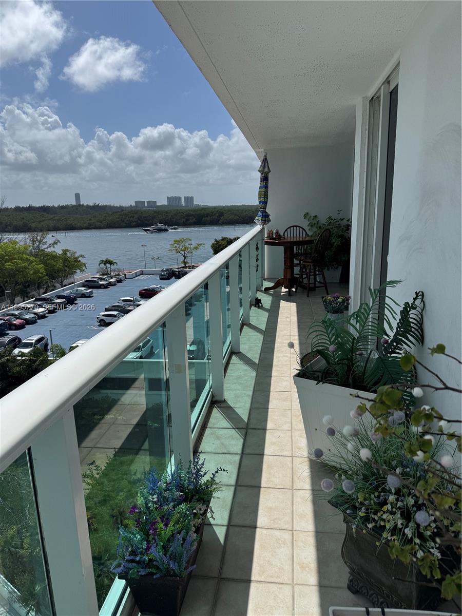 ARLEN HOUSE EAST CONDO - Residential