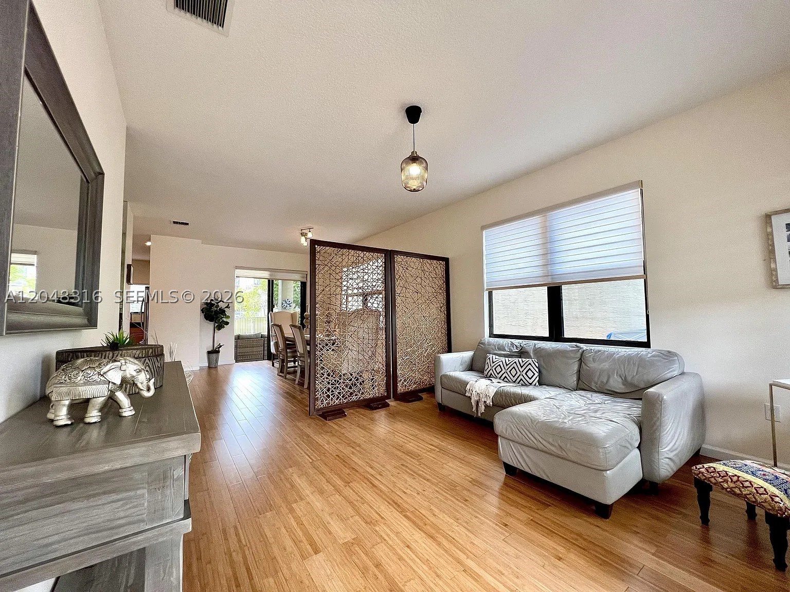 CHAMPION LAKES - Residential