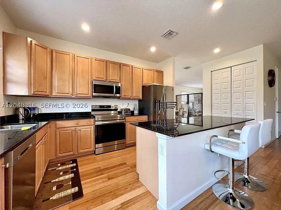 CHAMPION LAKES - Residential