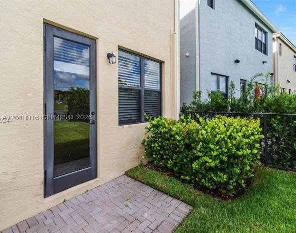 CHAMPION LAKES - Residential