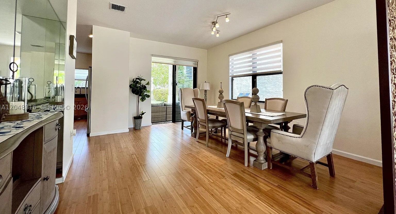 CHAMPION LAKES - Residential