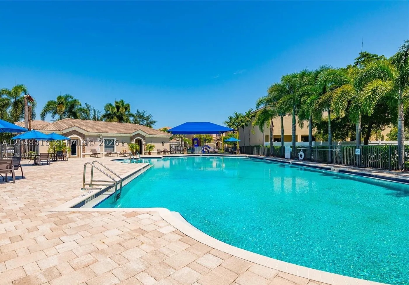 CHAMPION LAKES - Residential