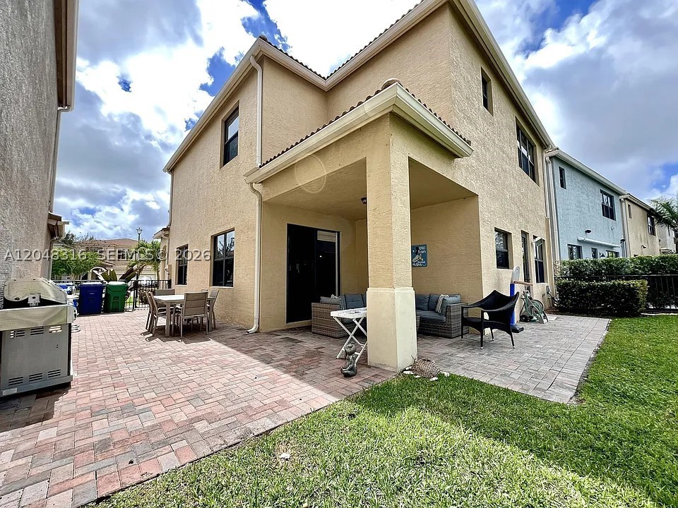 CHAMPION LAKES - Residential