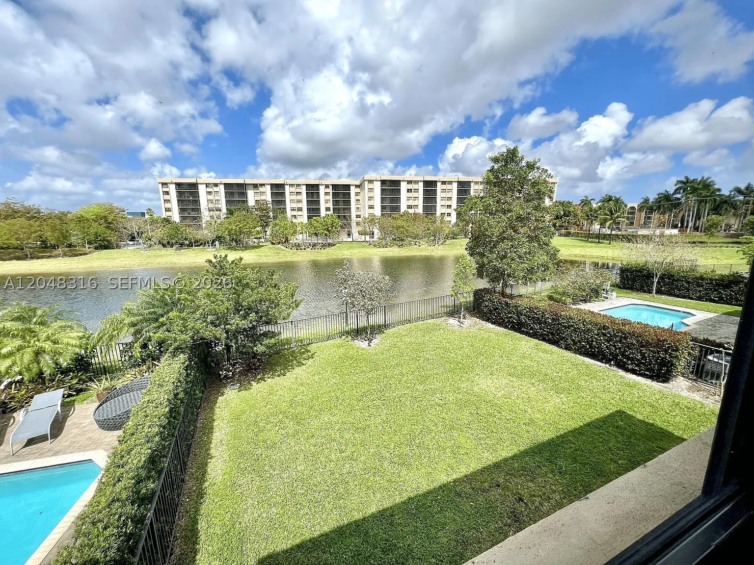 CHAMPION LAKES - Residential