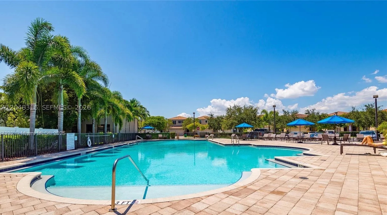 CHAMPION LAKES - Residential