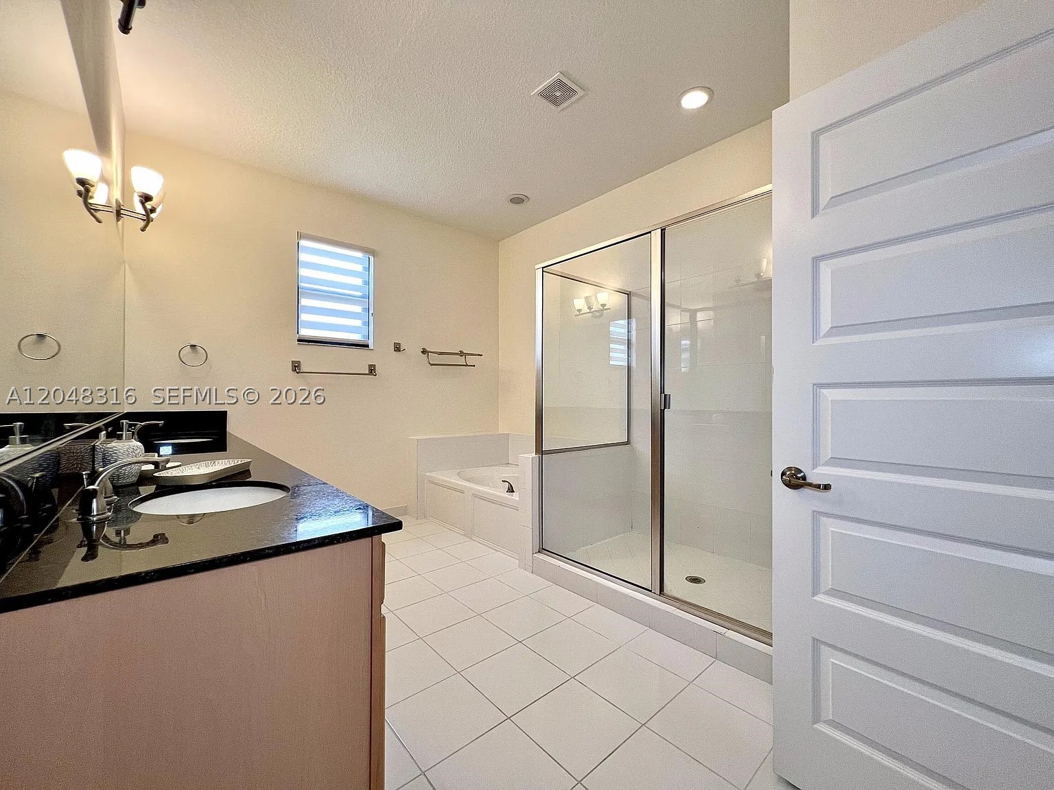 CHAMPION LAKES - Residential