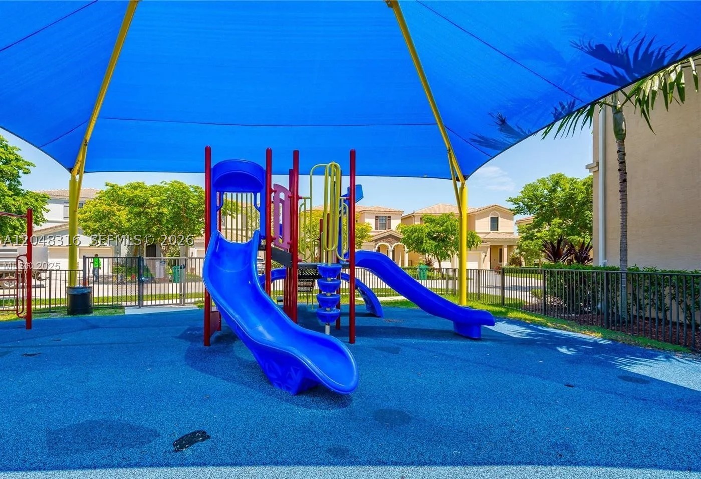 CHAMPION LAKES - Residential