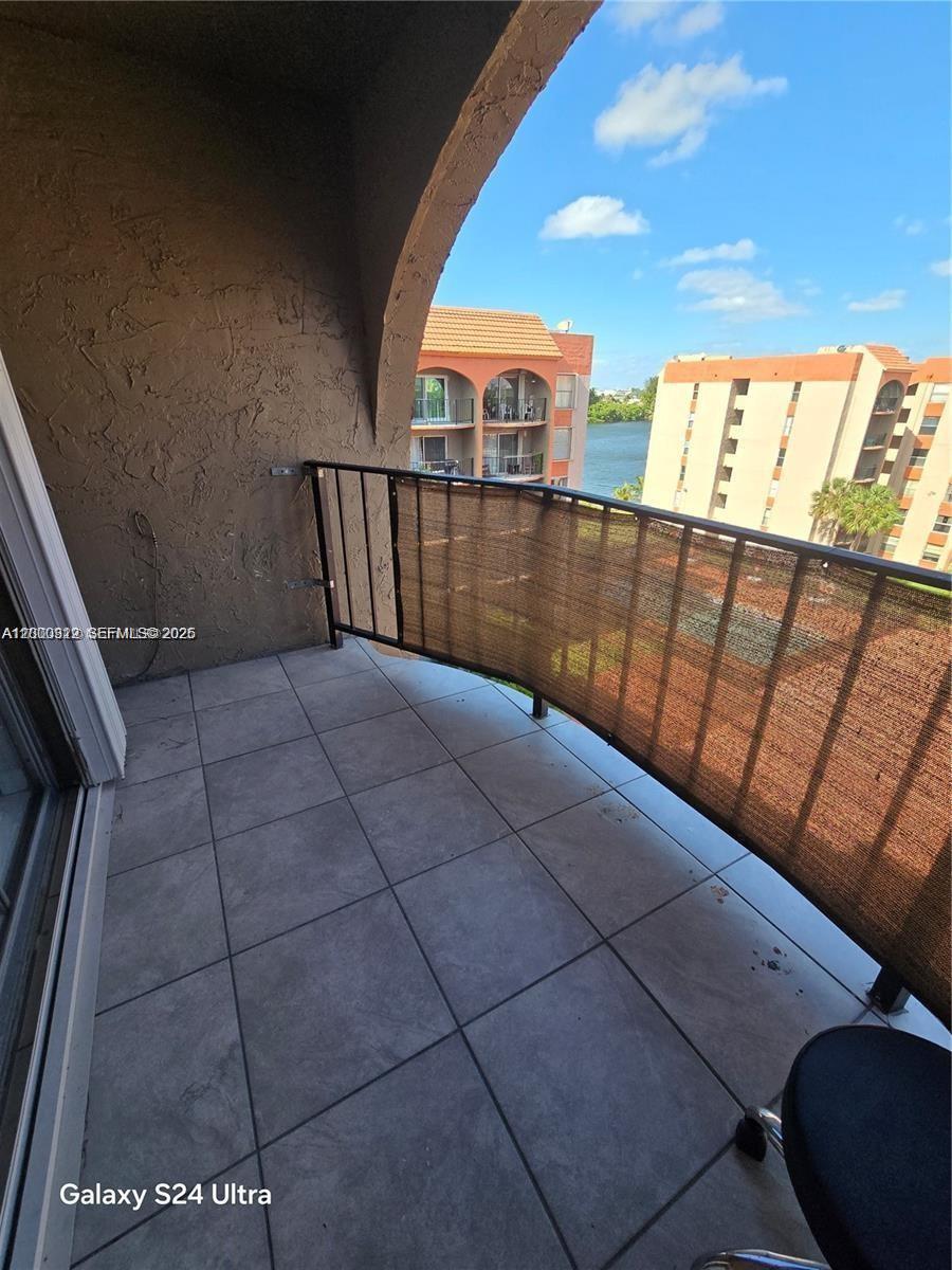 EL CID CONDO - Residential