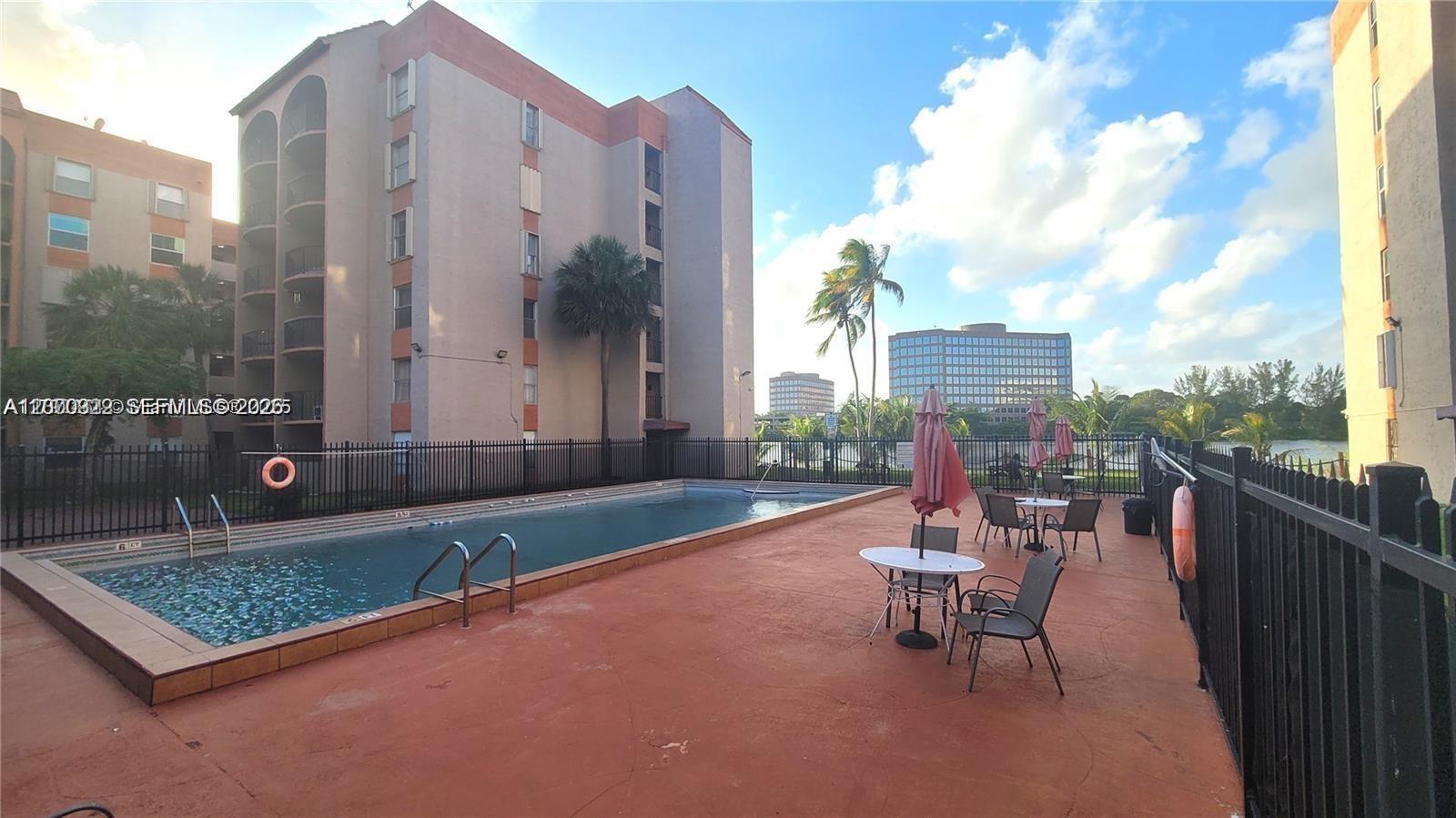 EL CID CONDO - Residential