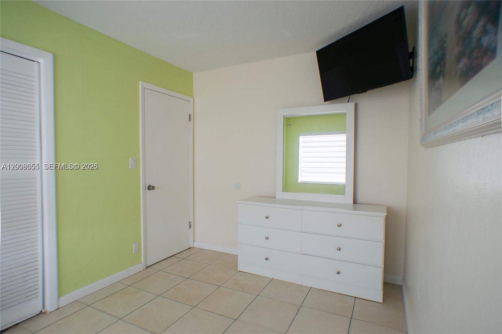 ROYALE GREEN CONDO 11 - Residential