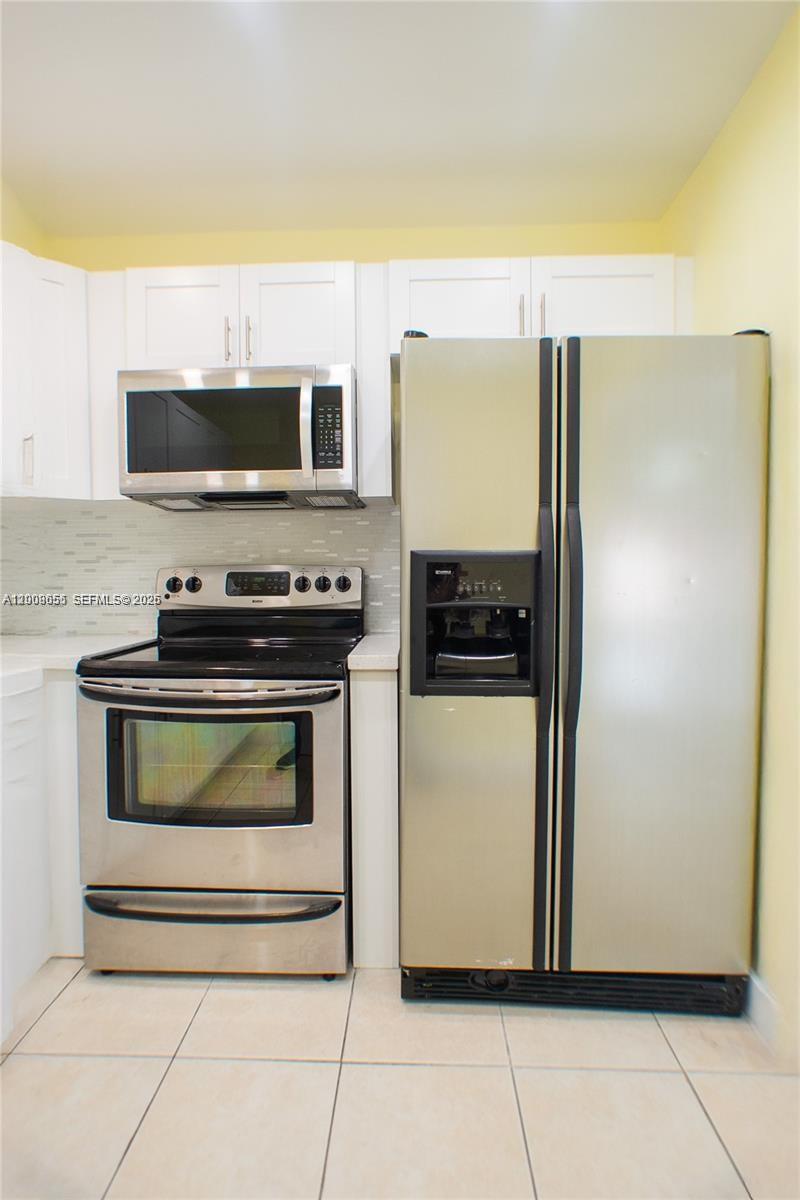 ROYALE GREEN CONDO 11 - Residential