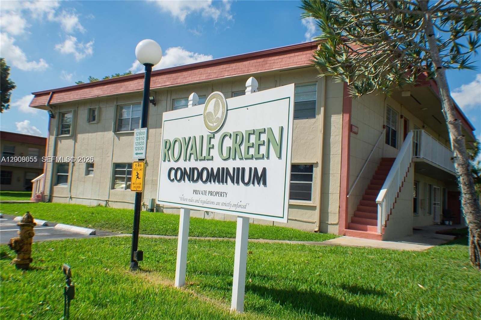Completely remodeled apartment, tile throughout, washer and dryer inside unit. Centrally located. Originally 2/1, Den has been converted to third bedroom with its own closet. A lot of free parking spaces 24/7. ASSOCIATION HAS NO RESERVES. 25% DOWN PAYMENT NEEDED