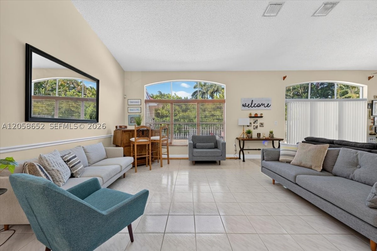 REPLAT OF COUNTRY LAKES - Residential