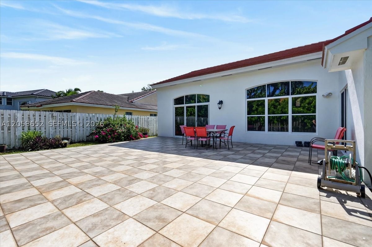 REPLAT OF COUNTRY LAKES - Residential