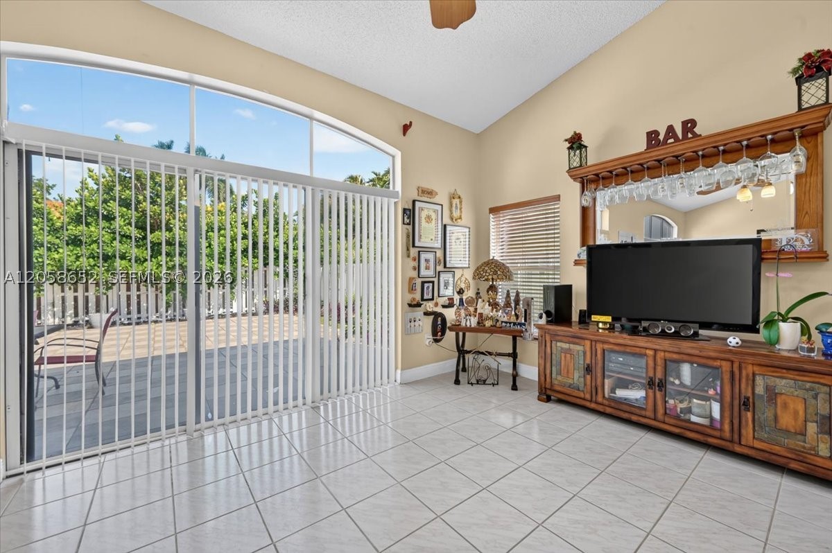 REPLAT OF COUNTRY LAKES - Residential