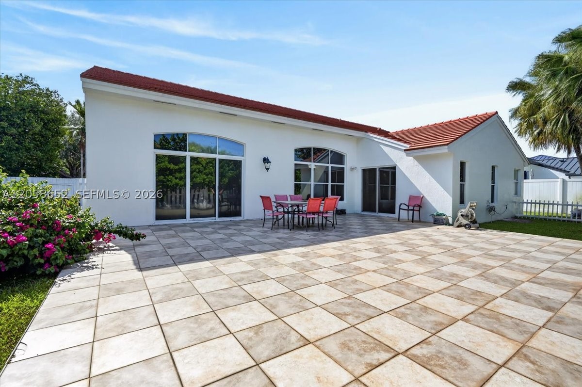 REPLAT OF COUNTRY LAKES - Residential