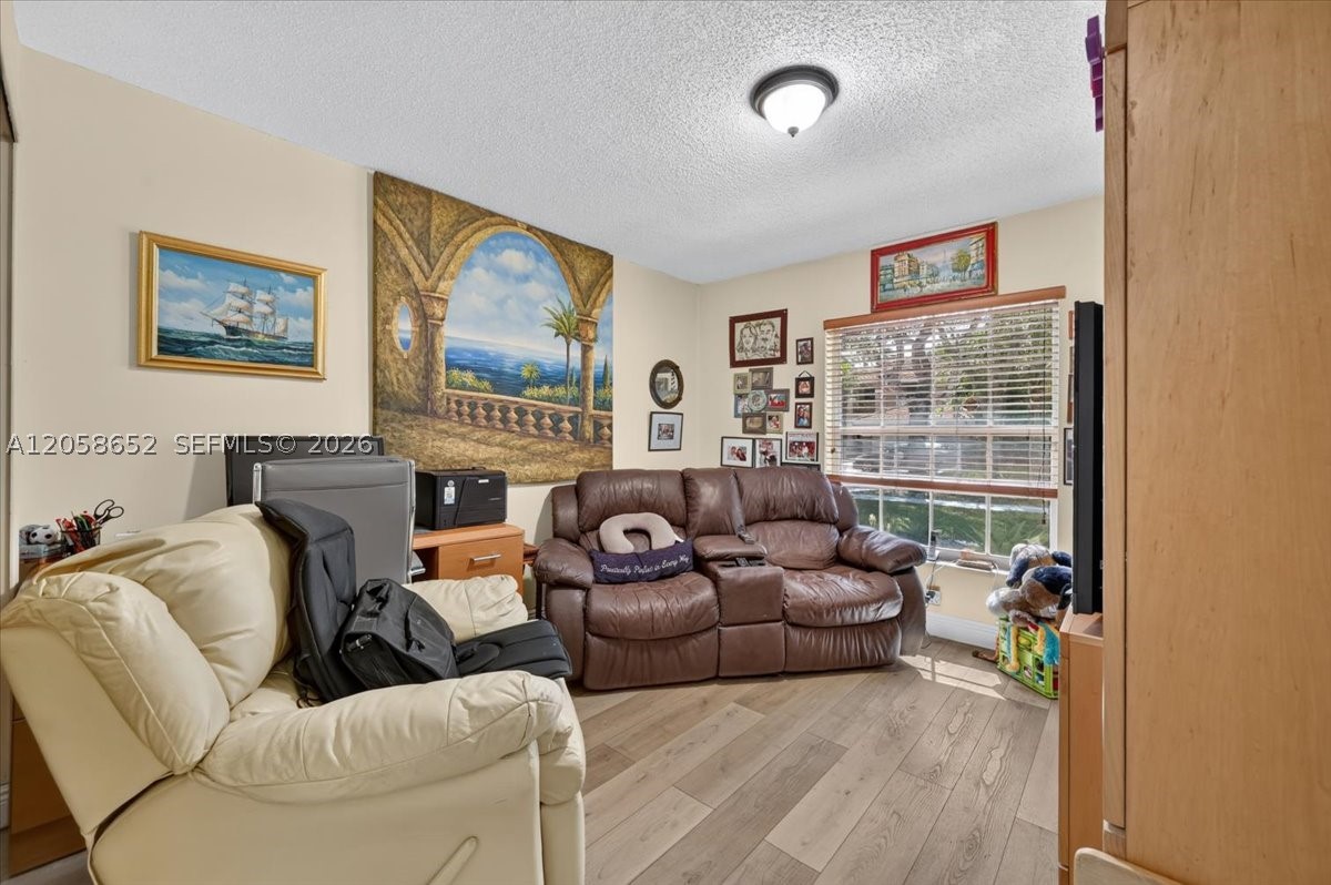 REPLAT OF COUNTRY LAKES - Residential