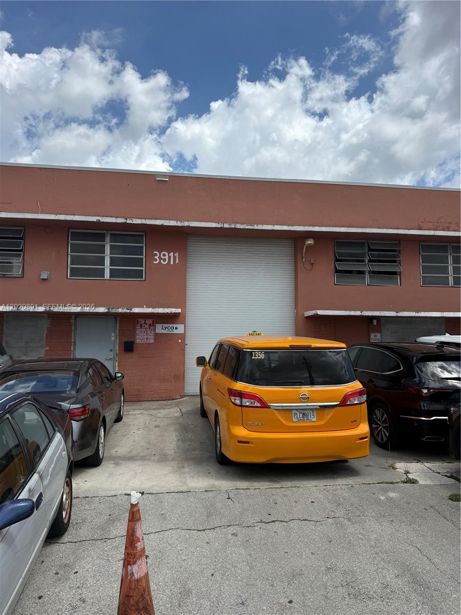 BUSINESS AHEAD IS CLOSED. THE WAREHOUSE IS FOR RENT ONLY... $8,500 MONTHLY, ONE MONTH DEPOSIT WITH 1 YEAR RENEWABLE CONTRACT... EXCELLENT WAREHOUSE OPPORTUNITY WITH 3000 SQF WITH TWO OFFICES AND ONE RESTROOM JUST 320 FEET FROM THE M.I.A. YES... MIAMI INTERNATIONAL AIRPORT AND ONE BLOCK FROM THE MIAMI RENTAL CAR TERMINAL. FEATURE STREET LEVEL, TWO OFFICES SPACES,  AND AMPLE PARKING. CONVENIENT LOCATION NEAR MAJOR HIGHWAYS AS WELL. YOU CAN'T MISS THIS OPPORTUNITY...
