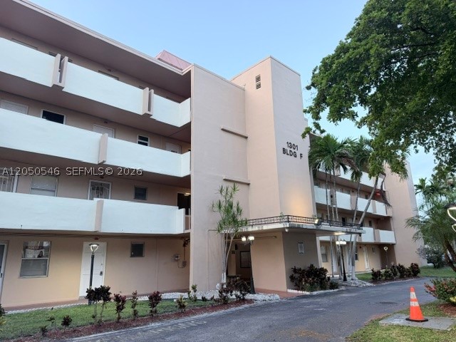 Welcome to this Well Maintenance 1/2 Unit, Great Location With Great Amenities. Updated kitchen with granite countertops, Complete bath for guest, Balcony is enclosed perfect for office or den, The community have nice pool area, Gym, Party room, Laundry room, Assigned Parking, Close to Supermarkets, Restaurants, Aventura Malls, 10 Minutes to Beaches, FIU.
55+ Community