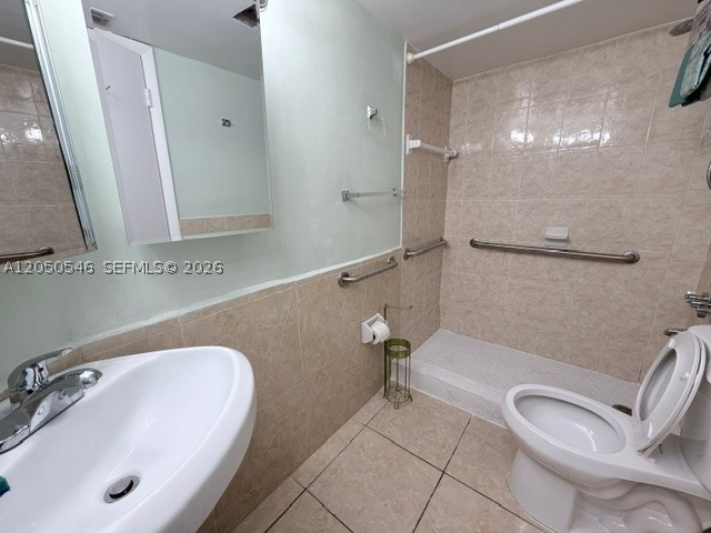 ROLLING GREEN CONDO F - Residential Lease