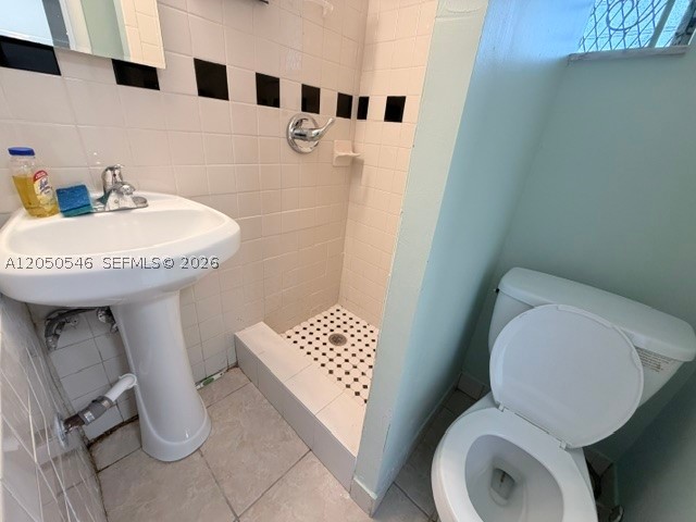 ROLLING GREEN CONDO F - Residential Lease