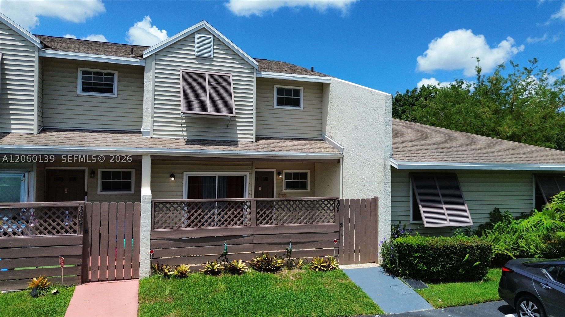 WOODLAKE SHORES - Residential